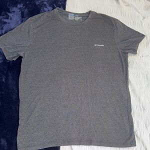 Columbia Men's Gray T-Shirt